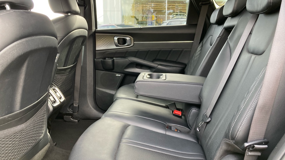 Kia Sorento 1.6 T-GDi HEV Edition 5dr Auto Hybrid Station Wagon - Image 16
