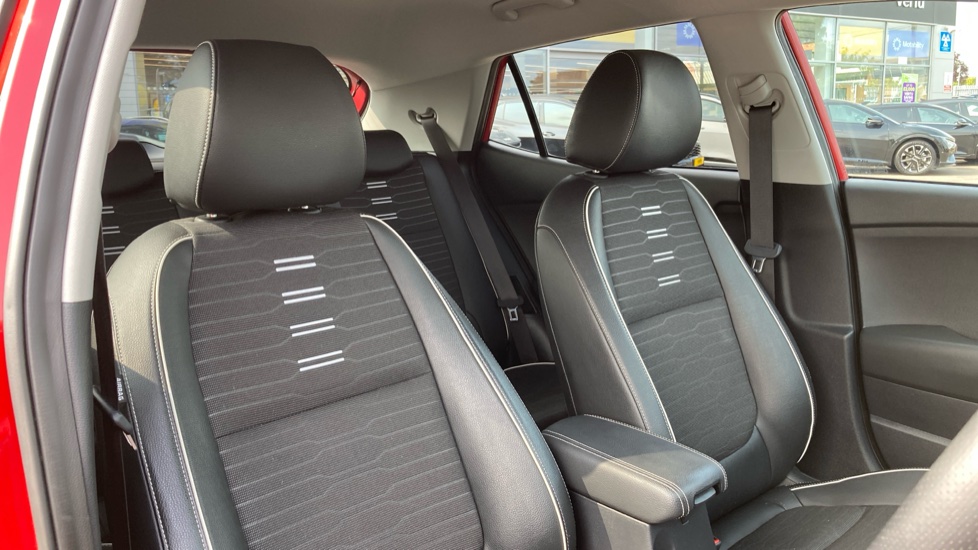 Kia Stonic 1.0T GDi 48V GT-Line S 5dr Petrol Estate - Image 21