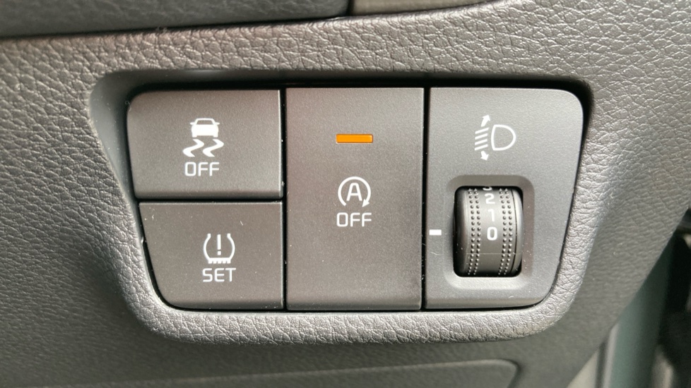 Kia Stonic 1.0T GDi 48V 113 GT-Line S 5dr DCT Petrol Estate - Image 44