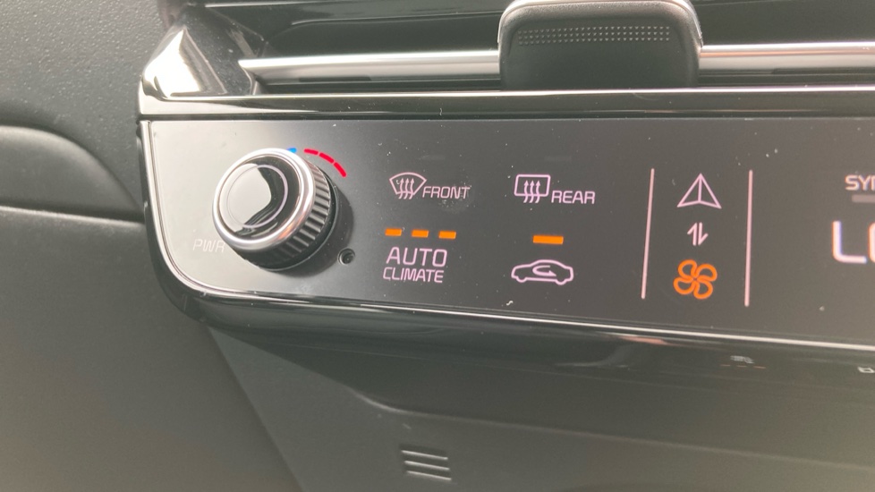 Kia Niro 1.6 GDi Hybrid 3 5dr DCT Hybrid Estate - Image 28