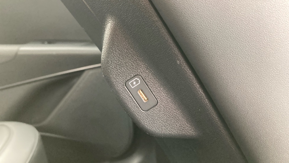 Kia Niro 1.6 GDi Hybrid 3 5dr DCT Hybrid Estate - Image 40