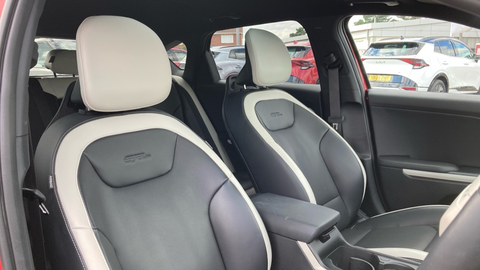 Kia K4 1.6T-GDi 180 GT-Line S 5dr DCT Petrol Hatchback - Image 21