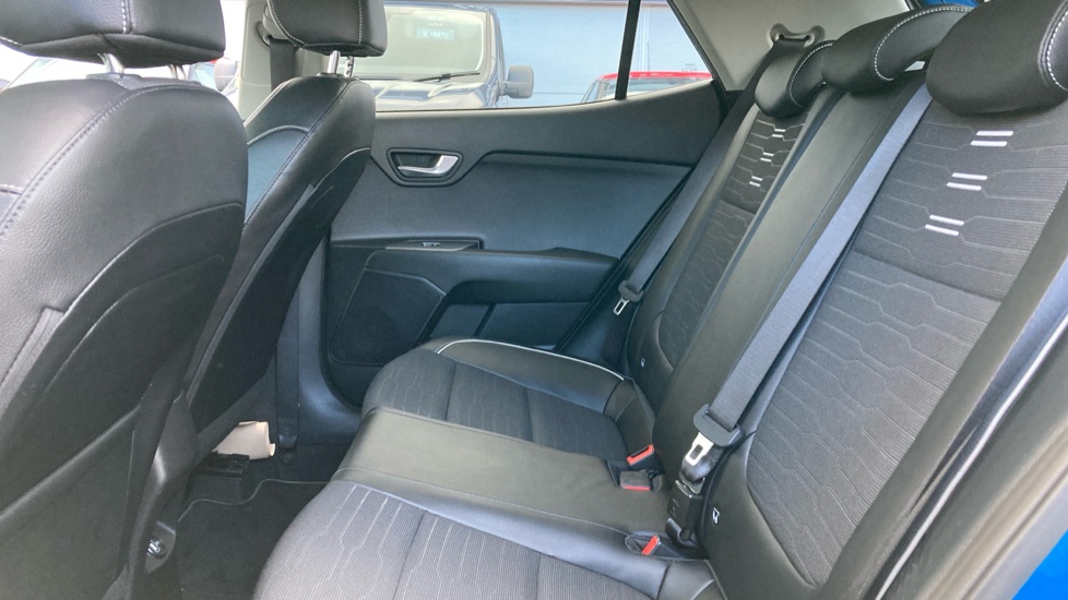 Kia Stonic 1.0T GDi 48V GT-Line S 5dr Petrol Estate - Image 16