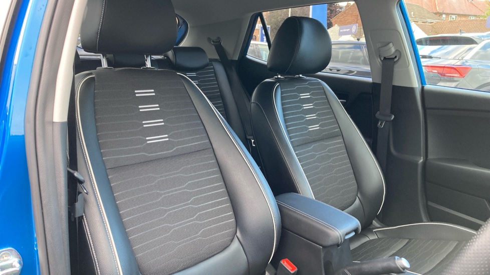 Kia Stonic 1.0T GDi 48V GT-Line S 5dr Petrol Estate - Image 21