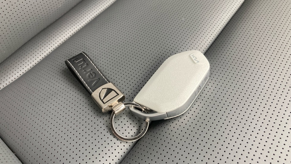 Kia EV3 150kW GT-Line S 81.4kWh 5dr Auto Electric Estate - Image 20