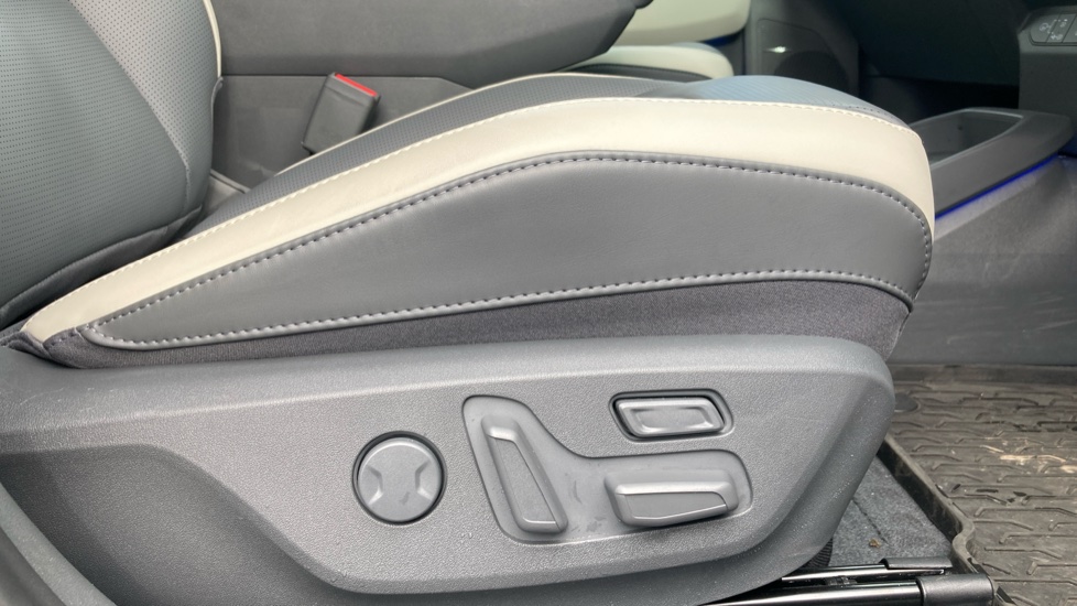 Kia EV3 150kW GT-Line S 81.4kWh 5dr Auto Electric Estate - Image 22