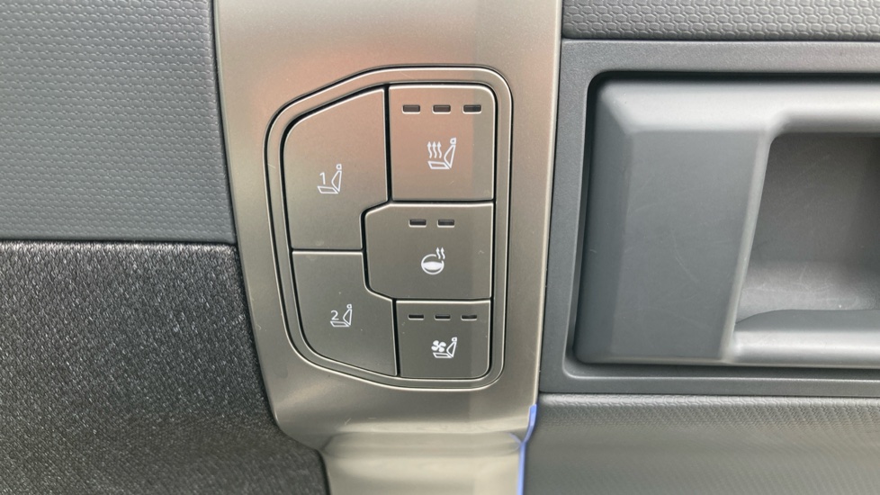 Kia EV3 150kW GT-Line S 81.4kWh 5dr Auto Electric Estate - Image 24