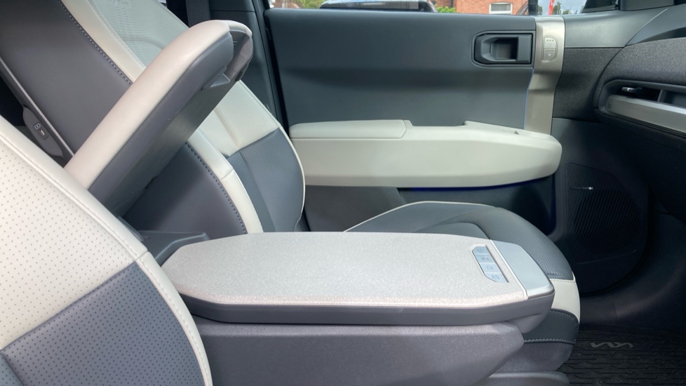 Kia EV3 150kW GT-Line S 81.4kWh 5dr Auto Electric Estate - Image 27