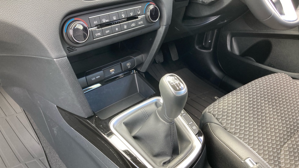 Kia Xceed 1.0T GDi ISG 113 Pure 5dr Petrol Hatchback - Image 13