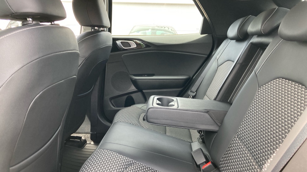 Kia Xceed 1.0T GDi ISG 113 Pure 5dr Petrol Hatchback - Image 16