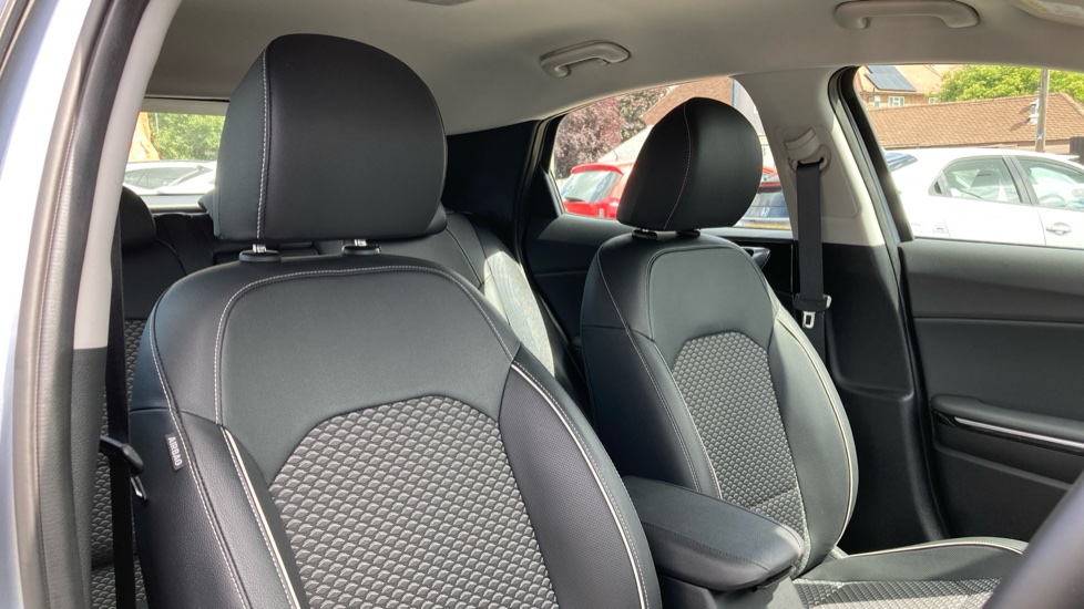 Kia Xceed 1.0T GDi ISG 113 Pure 5dr Petrol Hatchback - Image 21