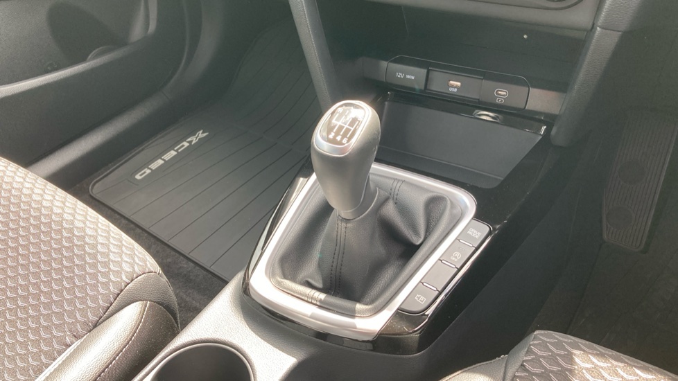 Kia Xceed 1.0T GDi ISG 113 Pure 5dr Petrol Hatchback - Image 23