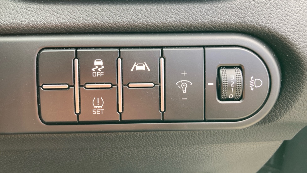 Kia Xceed 1.0T GDi ISG 113 Pure 5dr Petrol Hatchback - Image 40