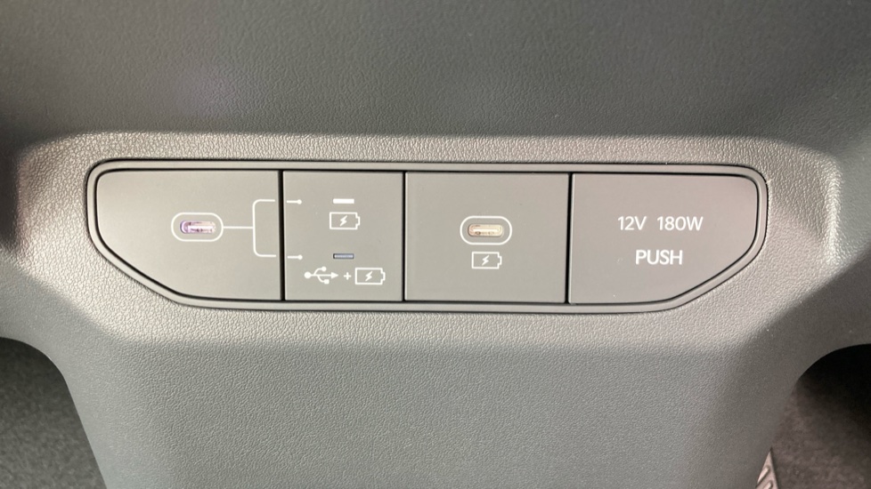 Kia EV3 150kW Air 81.4kWh 5dr Auto Electric Estate - Image 27
