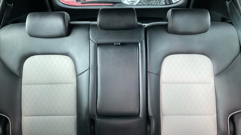 Kia Sportage 1.6T GDi ISG GT-Line 5dr DCT Auto [AWD] Petrol Estate - Image 15