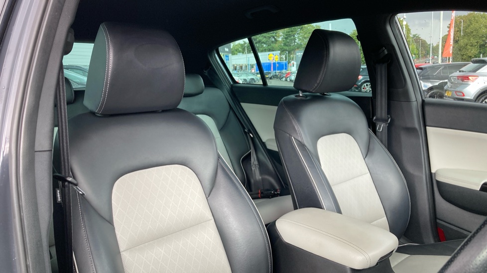 Kia Sportage 1.6T GDi ISG GT-Line 5dr DCT Auto [AWD] Petrol Estate - Image 21