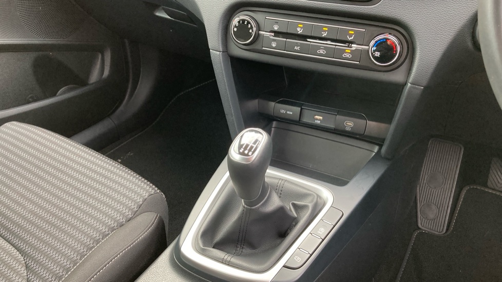 Kia Xceed 1.5T GDi ISG 2 5dr Petrol Hatchback - Image 23