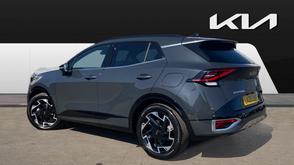 Kia Sportage 1.6T GDi 241 PHEV GT-Line S 5dr Auto AWD Estate - Image 2