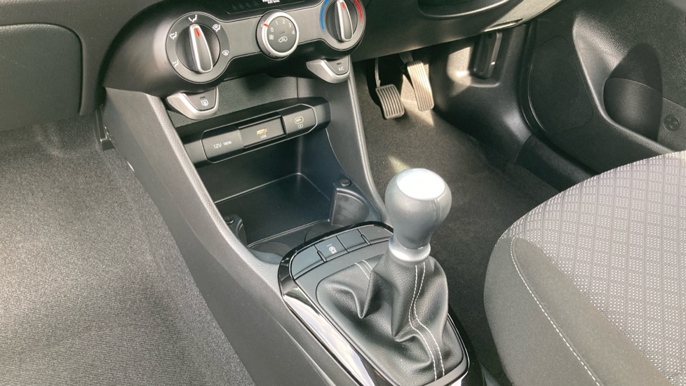 Kia Picanto 1.0 2 5dr Petrol Hatchback - Image 13
