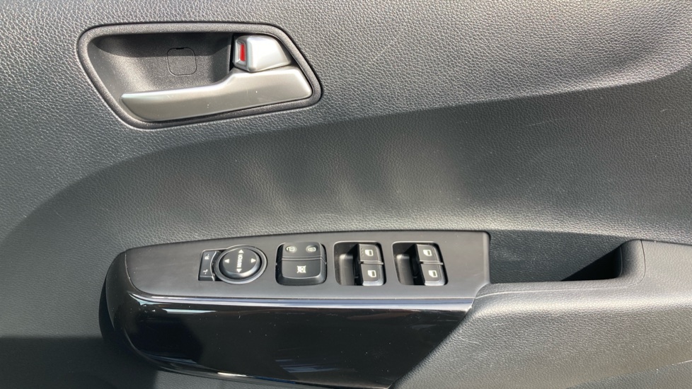 Kia Picanto 1.0 2 5dr Petrol Hatchback - Image 22