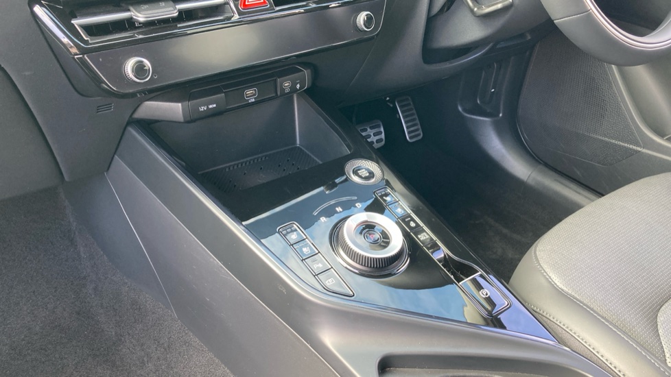 Kia Niro 1.6 GDi 127 Hybrid 4 5dr DCT Hybrid Estate - Image 13