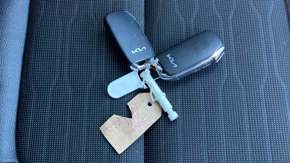 Kia Stonic 1.0T GDi 48V GT-Line S 5dr DCT Petrol Estate - Image 20
