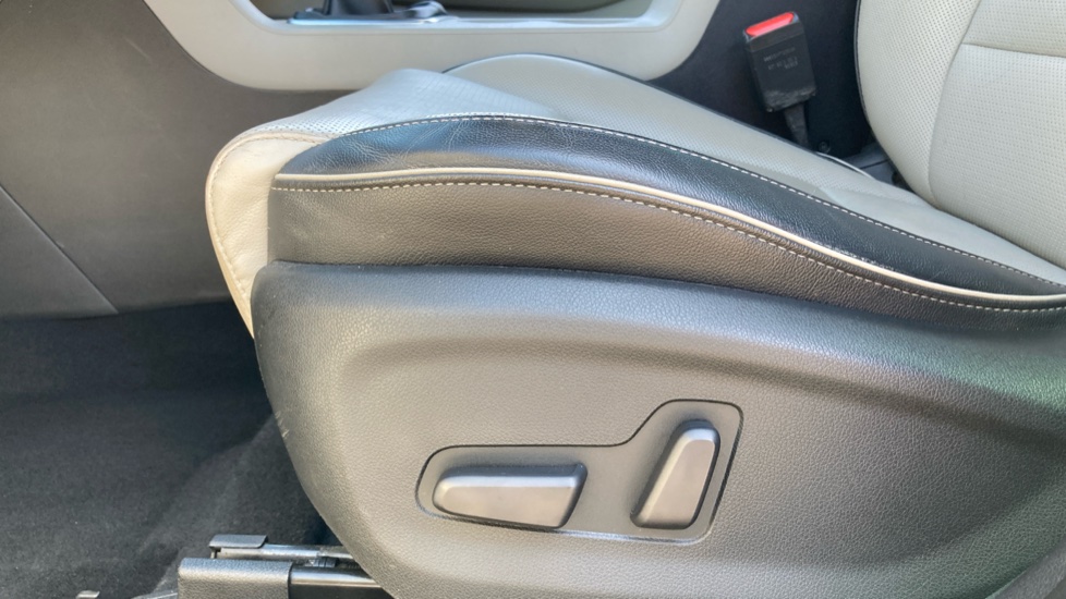 Kia Sportage 1.6 GDi ISG Platinum Edition 5dr Petrol Estate - Image 25
