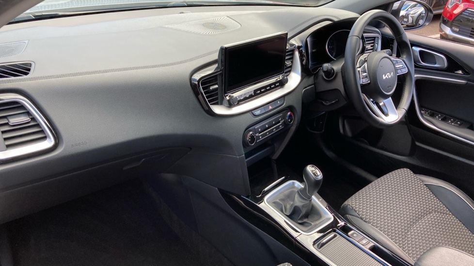 Kia Xceed 1.0T GDi ISG Connect 5dr Petrol Hatchback - Image 9