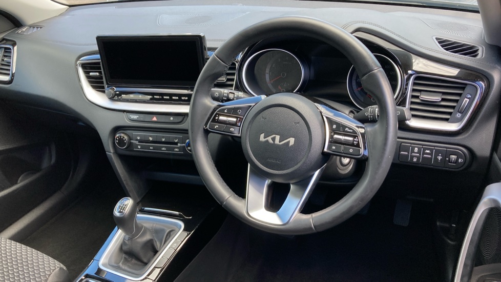 Kia Xceed 1.0T GDi ISG Connect 5dr Petrol Hatchback - Image 11