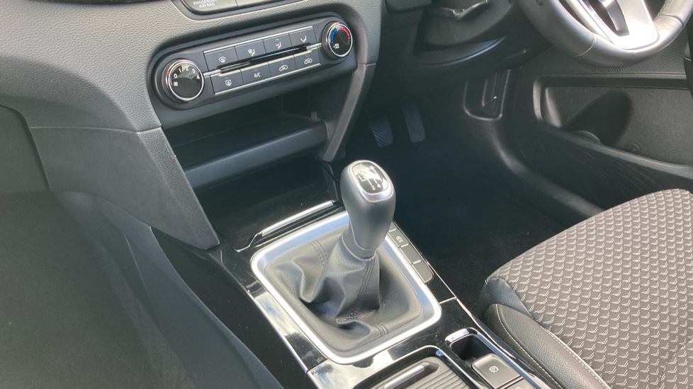 Kia Xceed 1.0T GDi ISG Connect 5dr Petrol Hatchback - Image 13