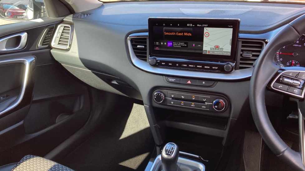 Kia Xceed 1.0T GDi ISG Connect 5dr Petrol Hatchback - Image 14