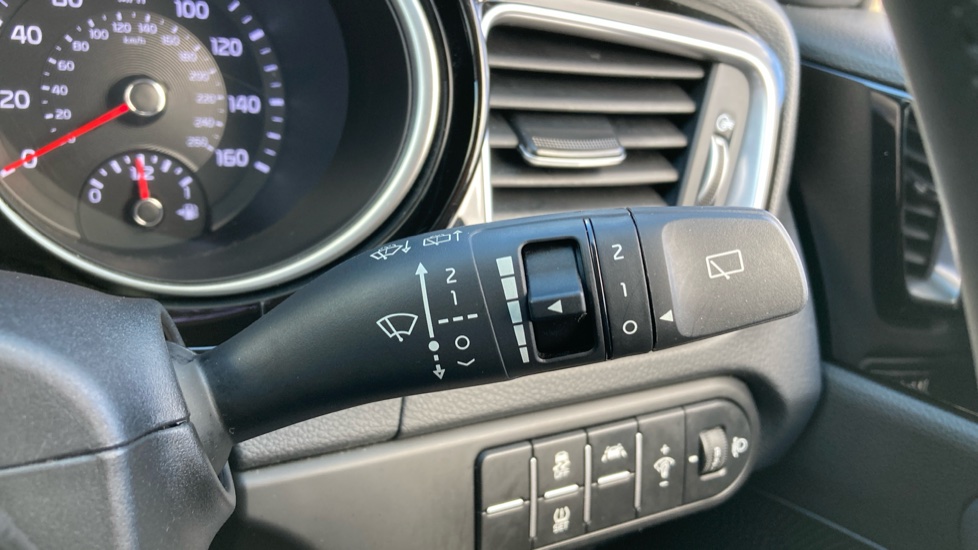 Kia Xceed 1.0T GDi ISG Connect 5dr Petrol Hatchback - Image 38