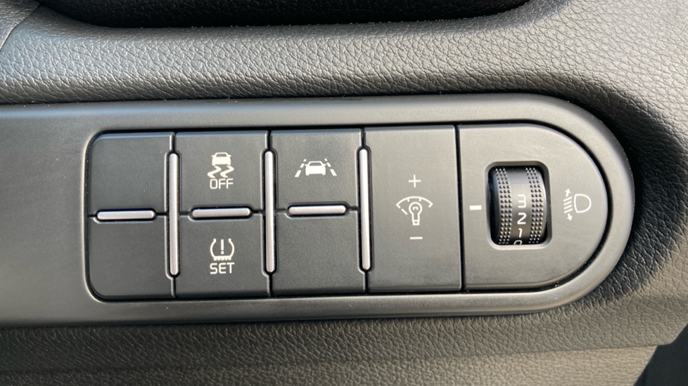 Kia Xceed 1.0T GDi ISG Connect 5dr Petrol Hatchback - Image 39