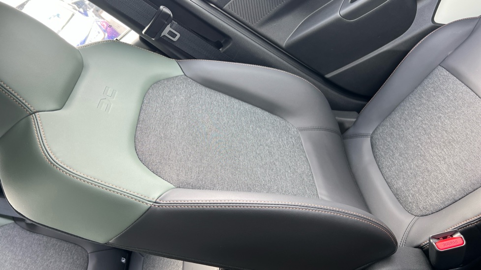 Dacia Spring 24kWh Extreme 100 75kW 5dr Auto Electric Hatchback - Image 30