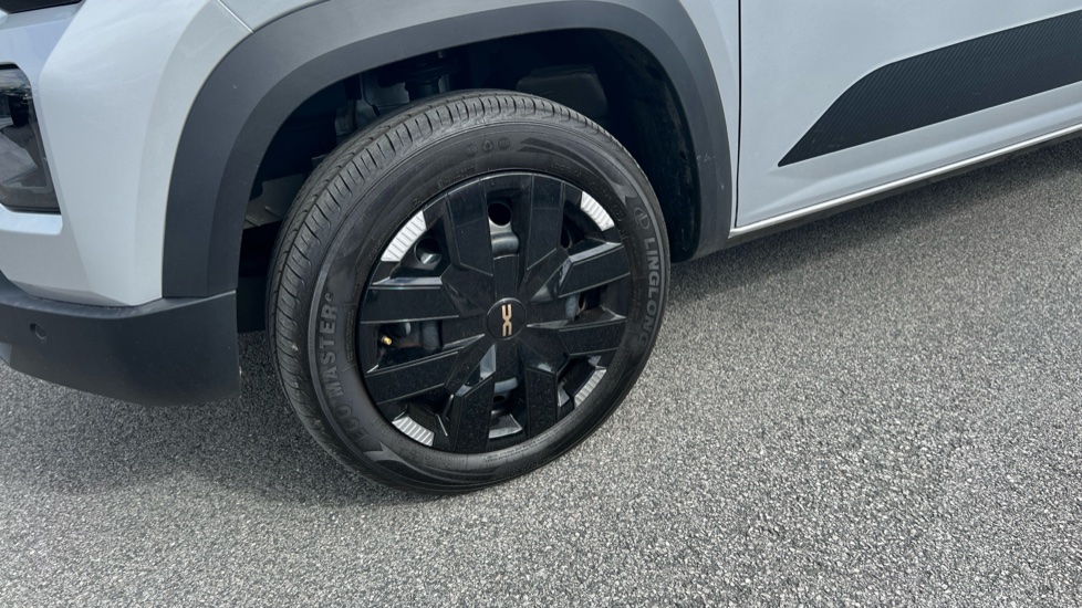 Dacia Spring 24kWh Extreme 100 75kW 5dr Auto Electric Hatchback - Image 37