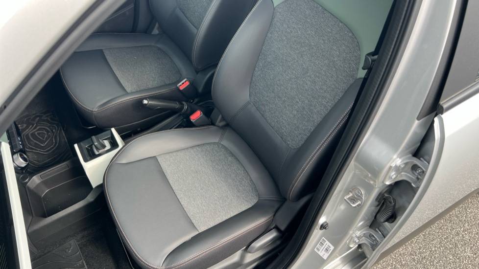 Dacia Spring 24kWh Extreme 100 75kW 5dr Auto Electric Hatchback - Image 40