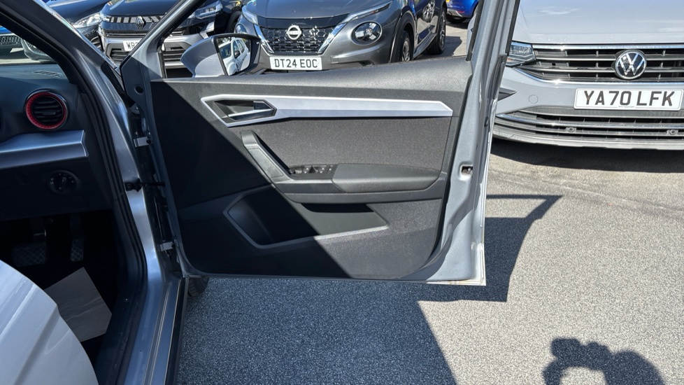 SEAT Arona 1.0 TSI 110 FR 5dr DSG Petrol Hatchback - Image 29