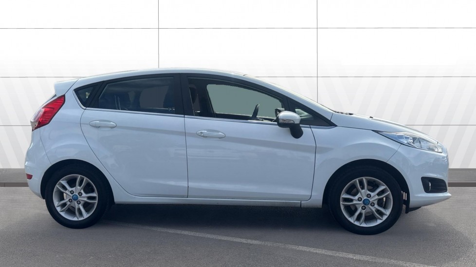 Ford Fiesta 1.25 82 Zetec 5dr Petrol Hatchback - Image 5