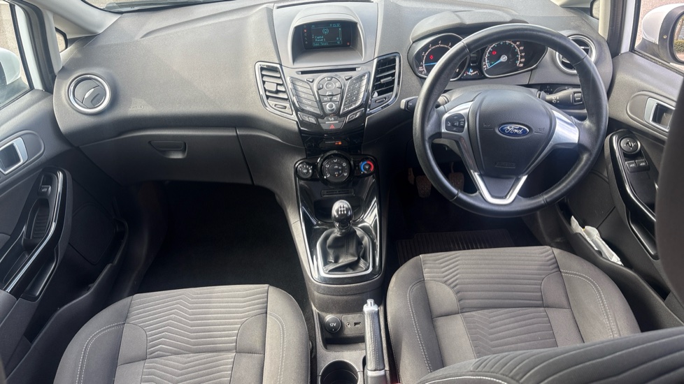 Ford Fiesta 1.25 82 Zetec 5dr Petrol Hatchback - Image 10