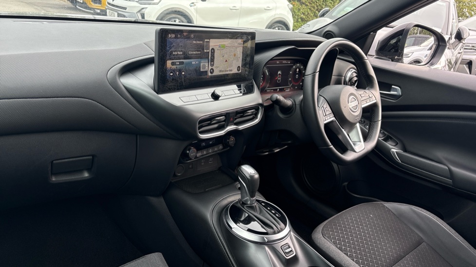 Nissan Juke 1.6 Hybrid N-Connecta 5dr Auto Hybrid Hatchback - Image 9