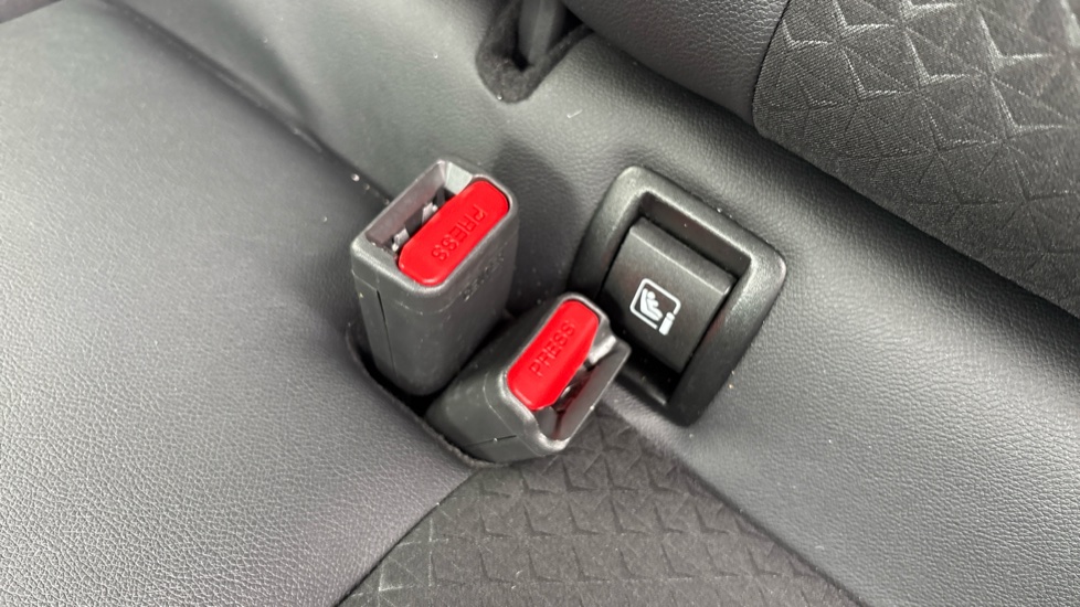 Nissan Juke 1.6 Hybrid N-Connecta 5dr Auto Hybrid Hatchback - Image 17