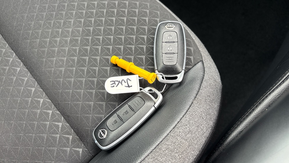 Nissan Juke 1.6 Hybrid N-Connecta 5dr Auto Hybrid Hatchback - Image 20