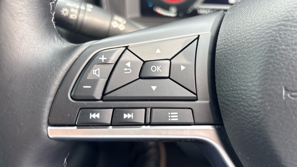 Nissan Juke 1.6 Hybrid N-Connecta 5dr Auto Hybrid Hatchback - Image 22