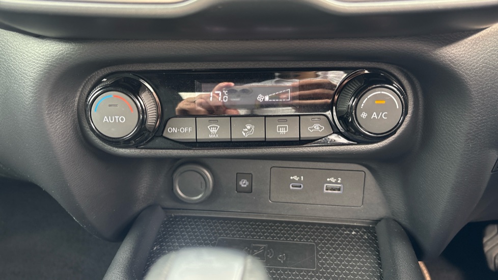 Nissan Juke 1.6 Hybrid N-Connecta 5dr Auto Hybrid Hatchback - Image 33