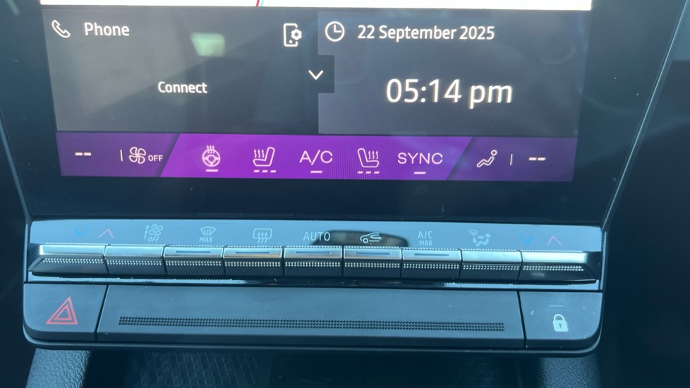 Renault Megane E-Tech EV60 160kW Iconic Comfort Range 60kWh 5dr Auto Electric Hatchback - Image 12
