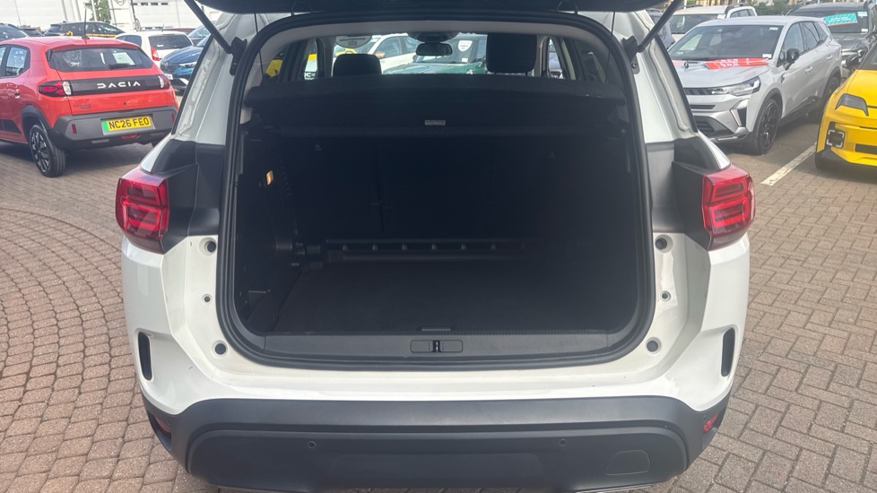 Citroen C5 Aircross 1.2 PureTech 130 Shine 5dr Petrol Hatchback - Image 4