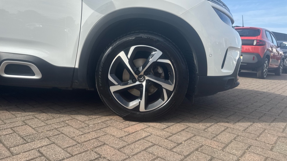 Citroen C5 Aircross 1.2 PureTech 130 Shine 5dr Petrol Hatchback - Image 7