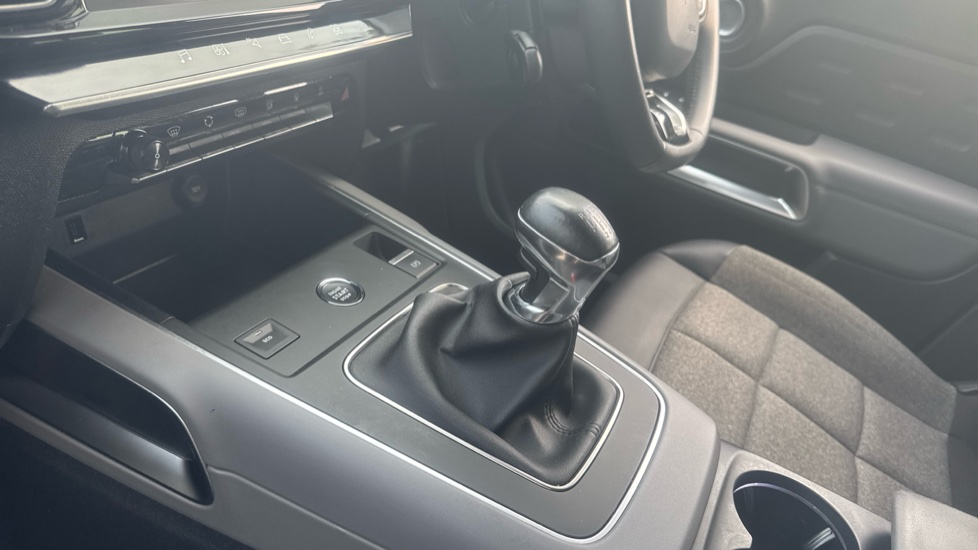 Citroen C5 Aircross 1.2 PureTech 130 Shine 5dr Petrol Hatchback - Image 13