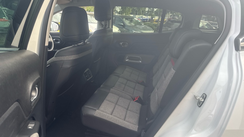 Citroen C5 Aircross 1.2 PureTech 130 Shine 5dr Petrol Hatchback - Image 16
