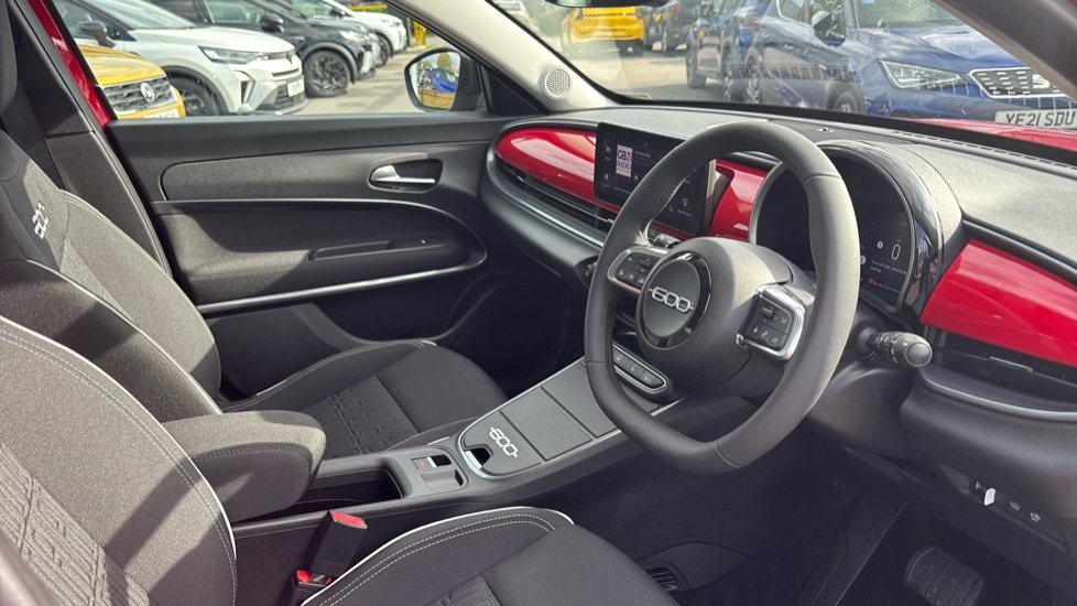 Fiat 600 1.2 Hybrid 48V 5dr eDCT-6 Petrol Hatchback - Image 11